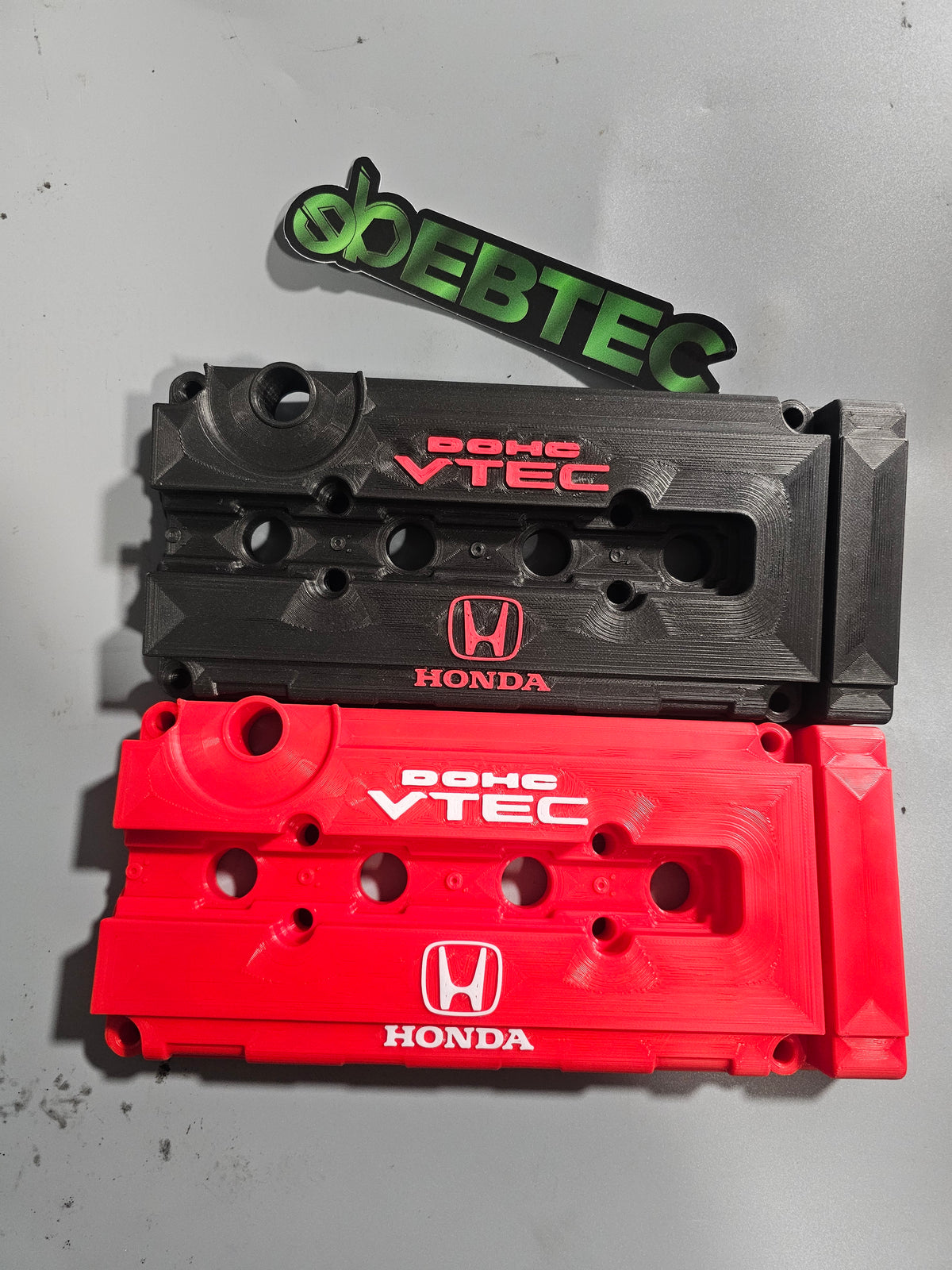 3D printed Honda B-Series VTEC valve cover display