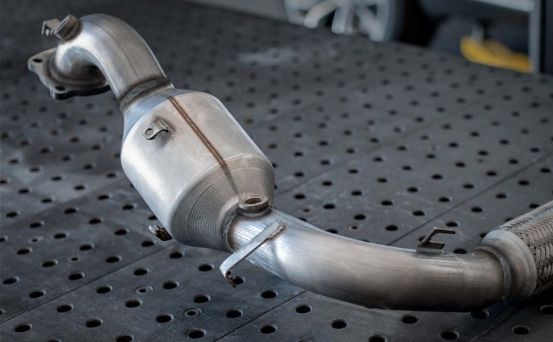 MagnaFlow Direct Fit Catalytic Converter 01-05 Porsche 911 3.6L Front Left (California)